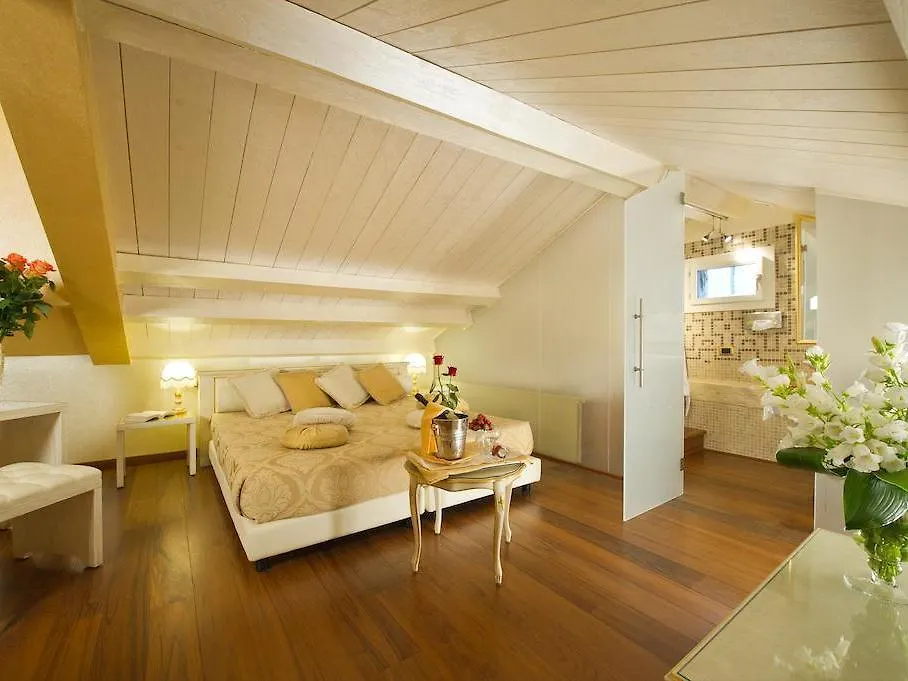 Savoia & Jolanda Hotel Venedig 4*,