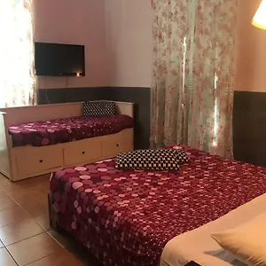 La Casa Di Elena Гостевой дом Рим